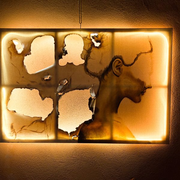 pittura realizzata ad olio e fuoco su tela dall'artista visiva siciliana Glenda Safonte